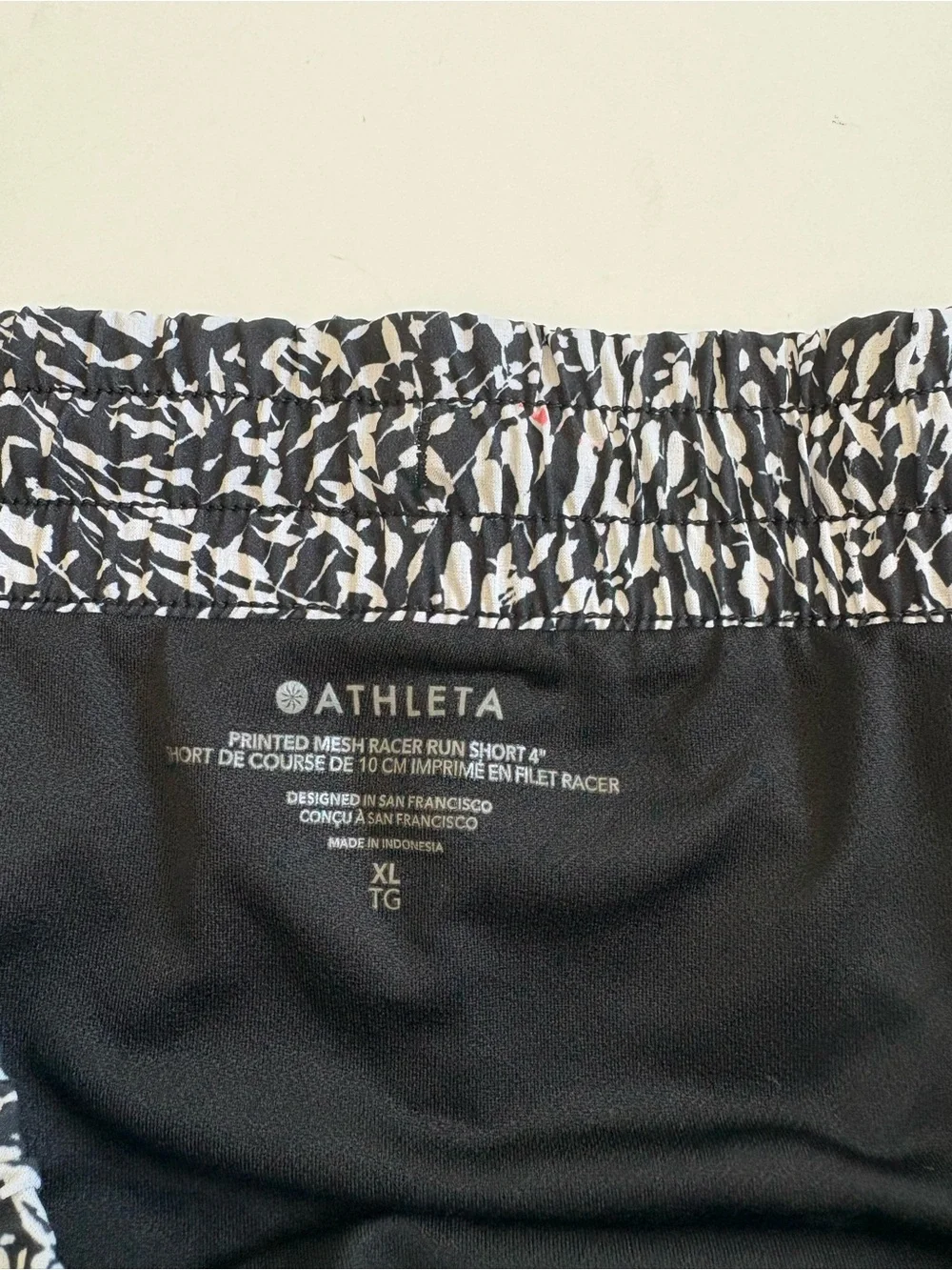 Athleta Printed Mesh Racer Run Shorts Black White Size XL 4”